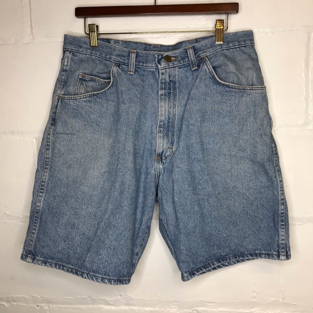 Wrangler Men's Size 36 Blue Denim Relaxed Fit Jean Shorts Jorts